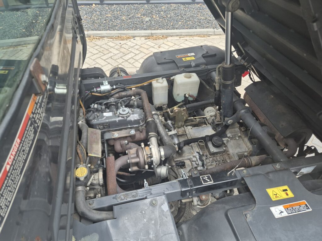 2011 KUBOTA-49299378