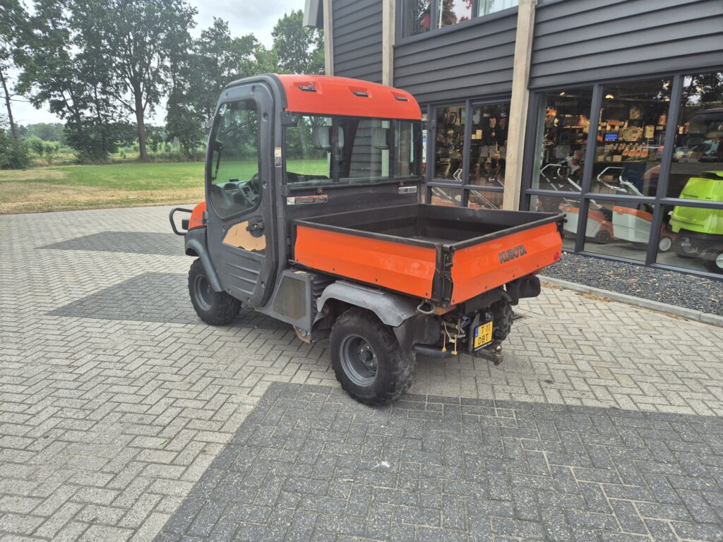 2011 KUBOTA-49299368